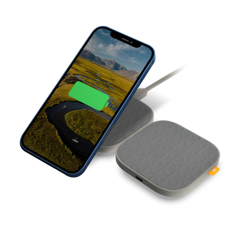 Xtorm XW402 Wireless Charger with Magnetic Click System Duo